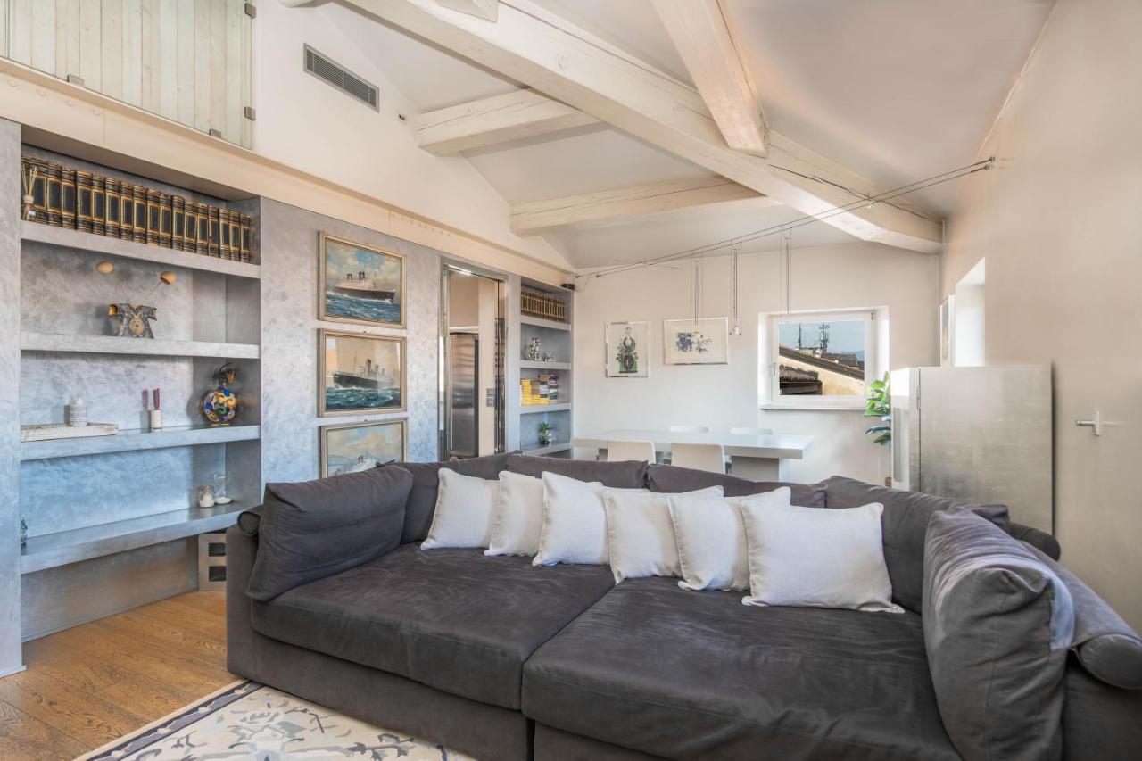 Apartment Stunning Floor Flat In The Heart Of