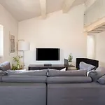 Stunning Top Floor Flat In The Heart Of Verona