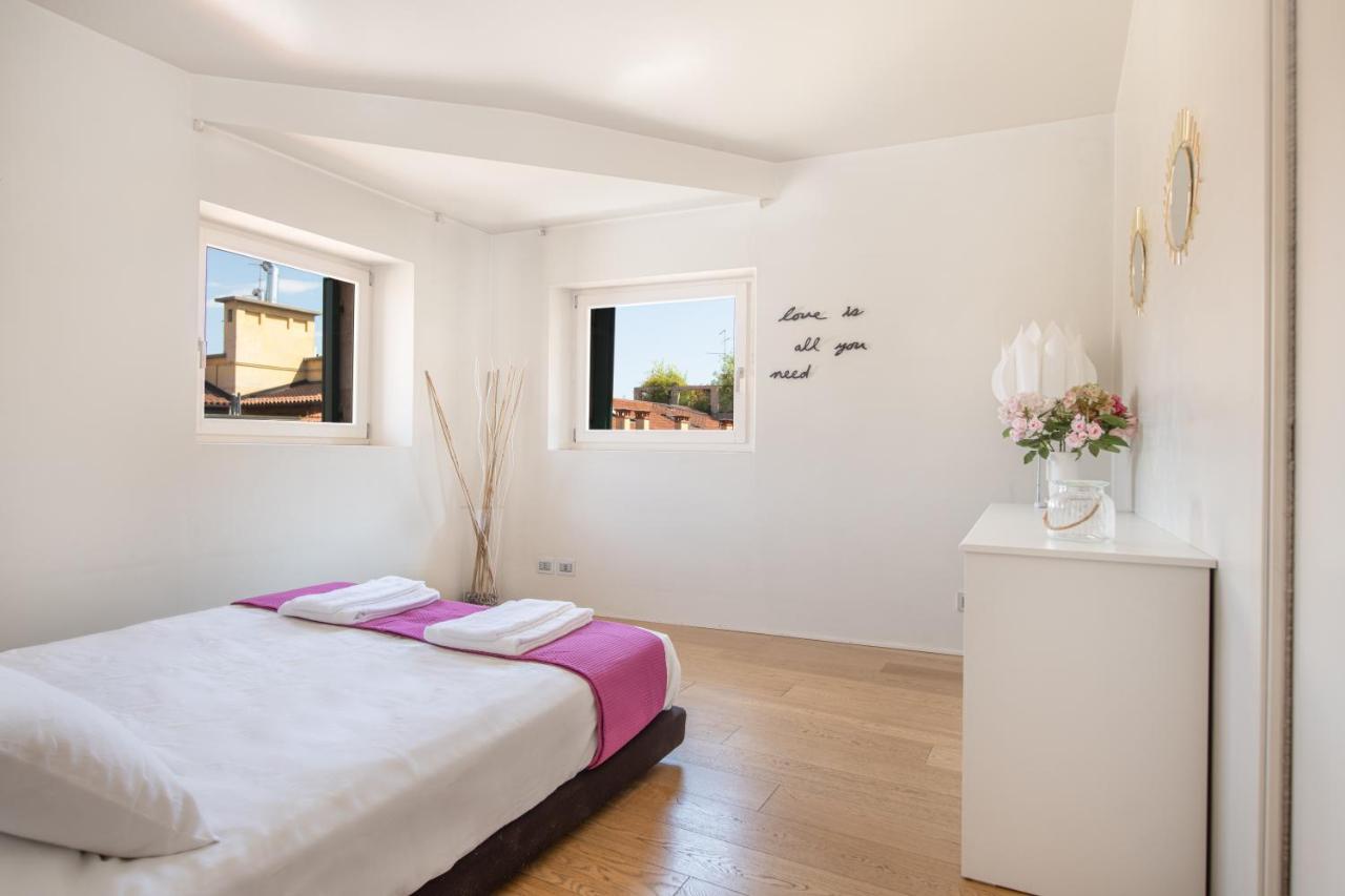 Stunning Floor Flat In The Heart Of *